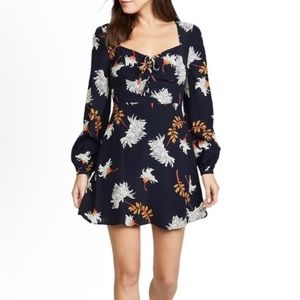 🌱HOST PICK🌱Cupcakes & Cashmere Navy Floral Dress